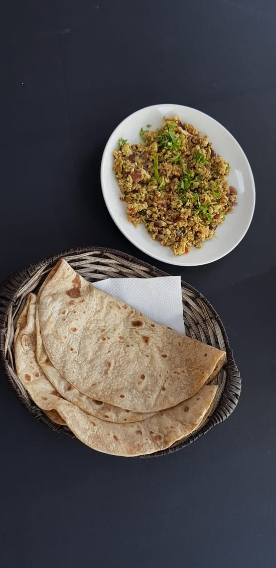 Egg bhurji with roti